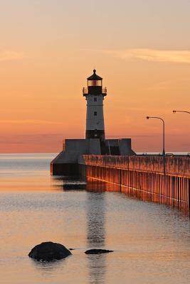 Full Download Great Lake Harbor Lighthouse at Sunrise Duluth Minnesota USA Journal: 150 Page Lined Notebook/Diary -  | PDF